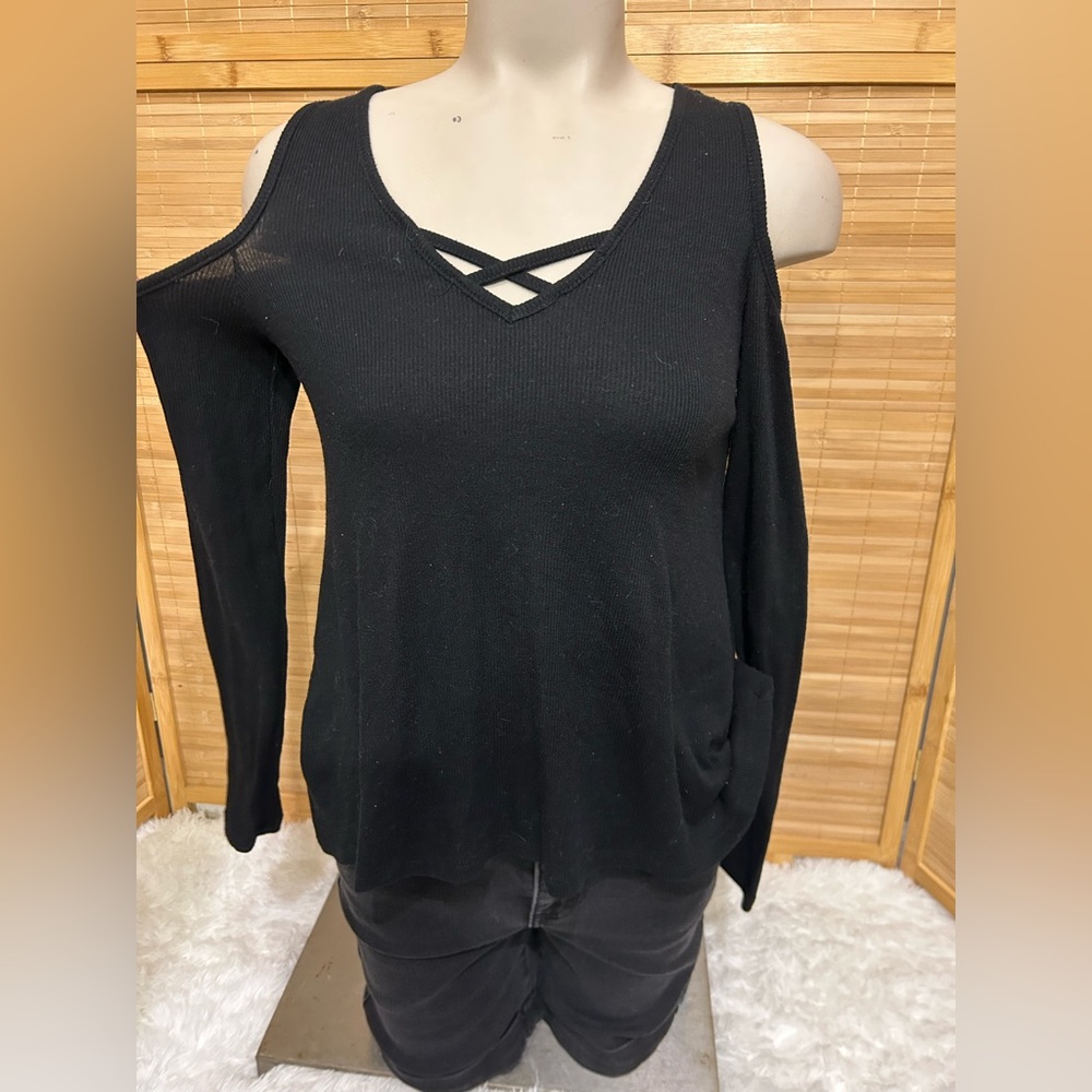 Aeropostale black long sleeve cold shoulder top blouse tee lace detail size S